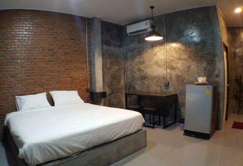 酒店 Ban Bunsawaeng Resort