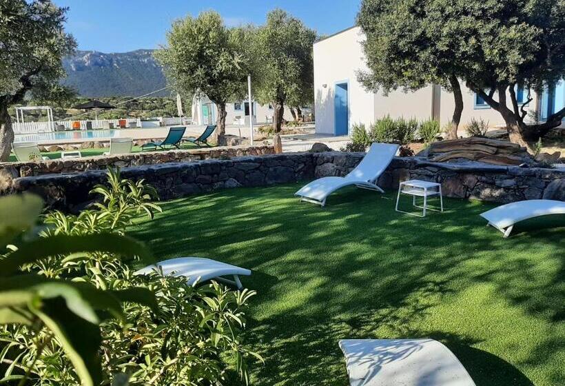 בית מלון כפרי Borgo Rurale Cares