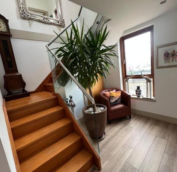 James Clow Bed & Breakfast