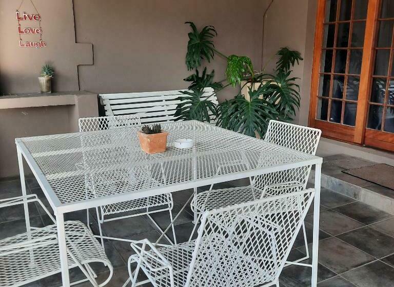 פנסיון Monte Roza Guest House