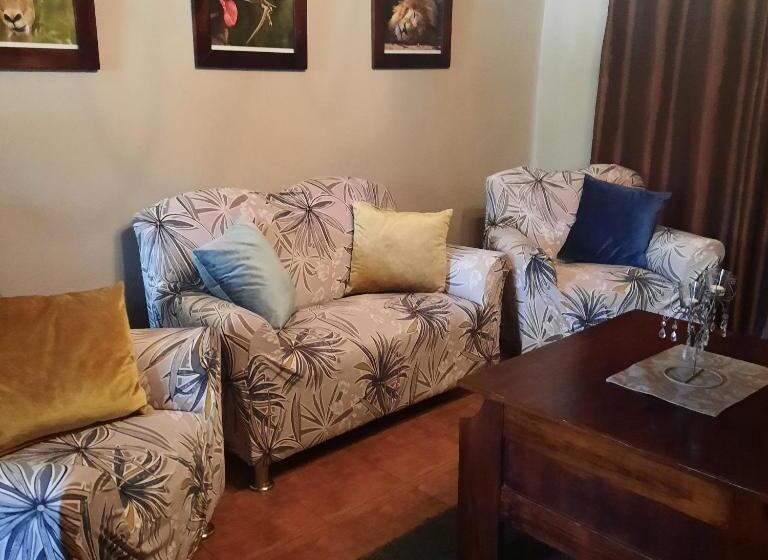 פנסיון Monte Roza Guest House