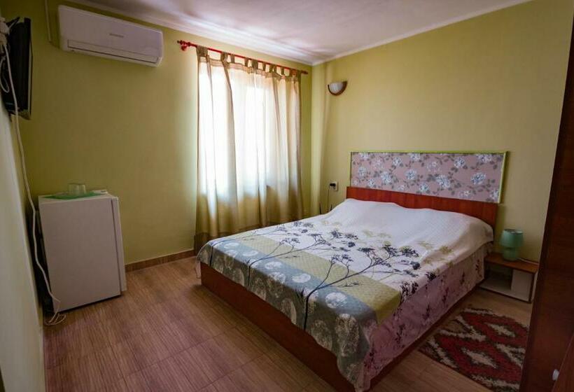 بنسيون Vila Victor   Adults Only