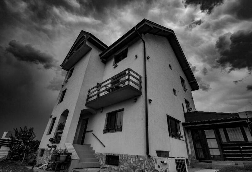 بنسيون Vila Victor   Adults Only