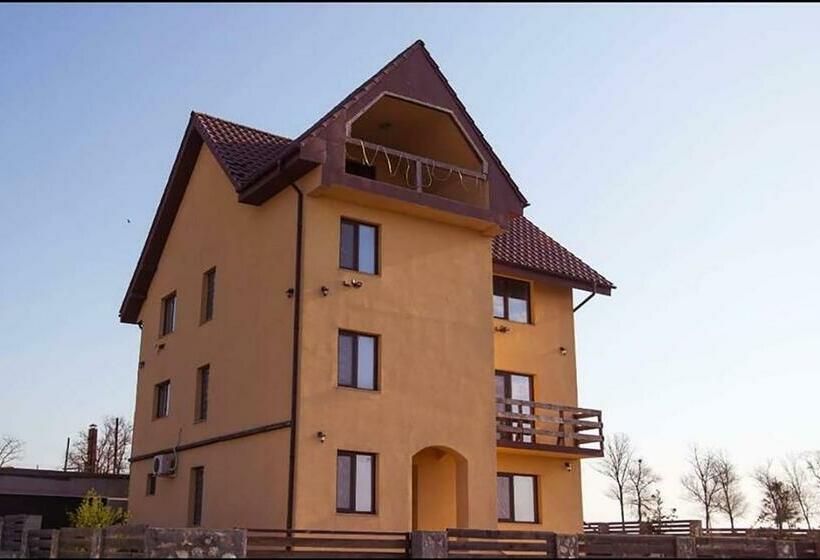 بنسيون Vila Victor   Adults Only