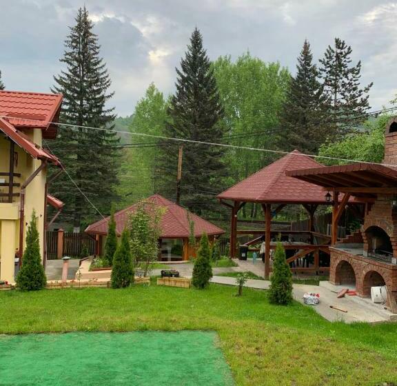 ユースホステル Casa Galbena