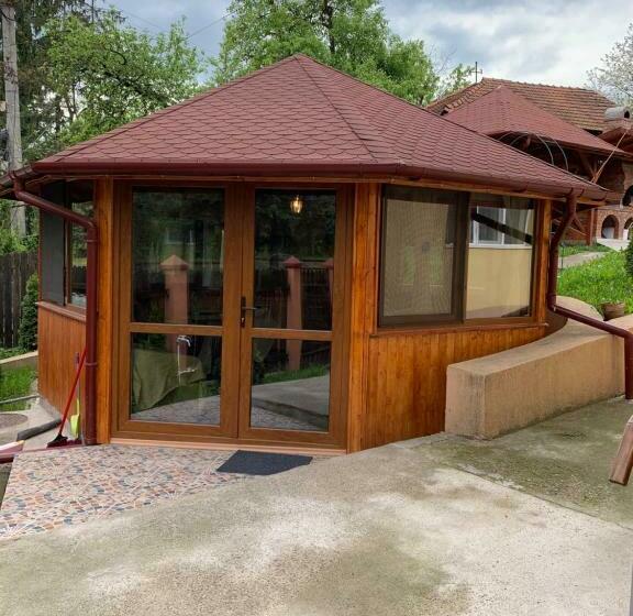 ユースホステル Casa Galbena