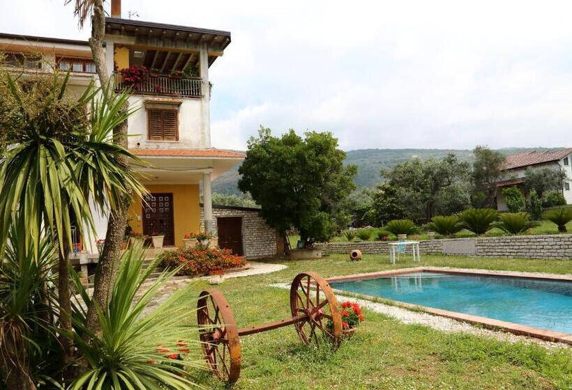 تختخواب و صبحانه Arcobaleno