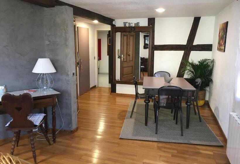 مبيت وإفطار Au Merlenchanteur