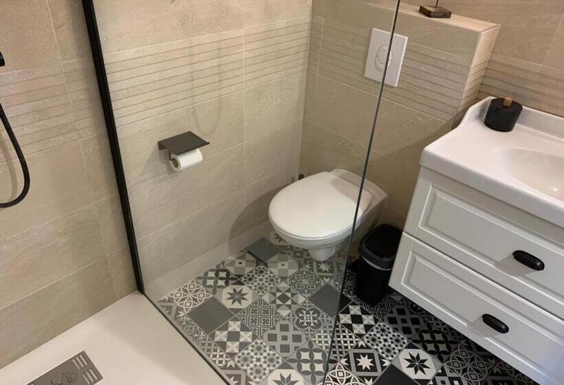 مبيت وإفطار Au Merlenchanteur