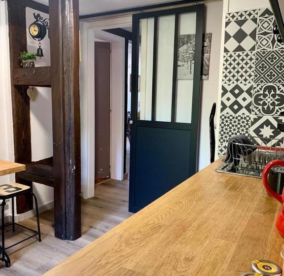 مبيت وإفطار Au Merlenchanteur