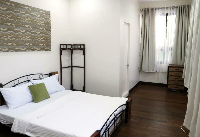 تختخواب و صبحانه Balay 8 Suites