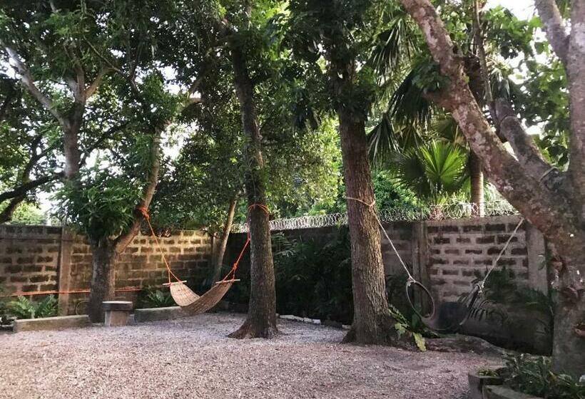 تختخواب و صبحانه Balay 8 Suites