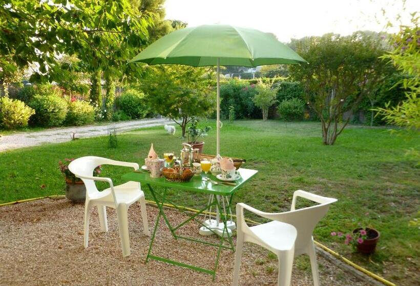تختخواب و صبحانه Chez Mamouska
