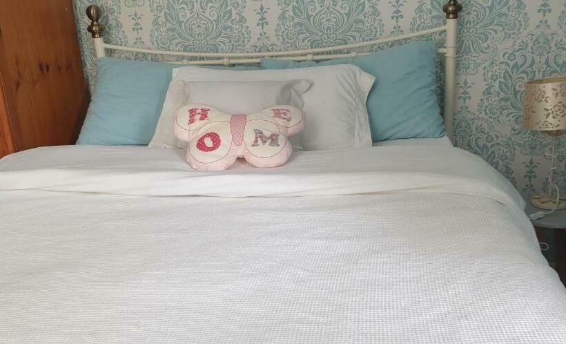 ベッドアンドブレックファースト Farnham House