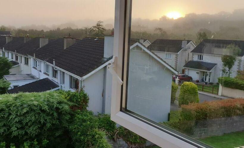 ベッドアンドブレックファースト Farnham House