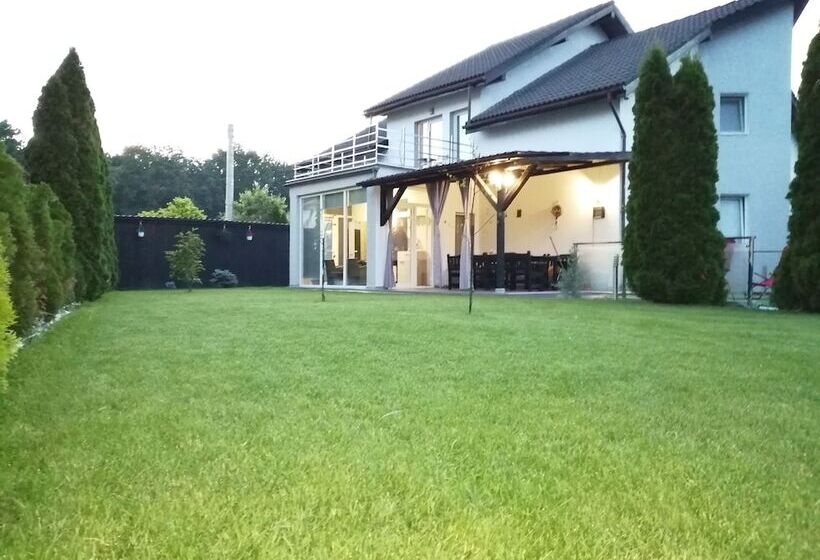 تختخواب و صبحانه Greenwood Residence