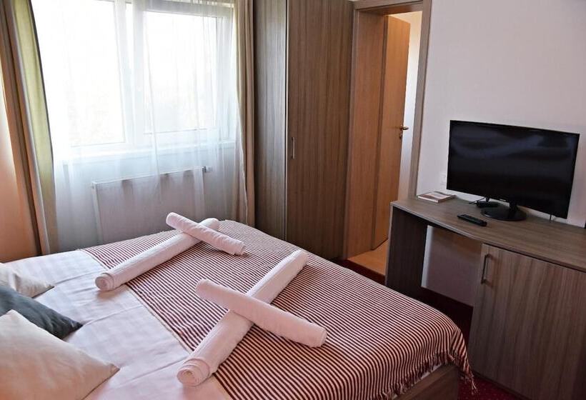 Bed and Breakfast Greenwood Residence