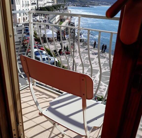 تختخواب و صبحانه Il Molo Camere Per Vacanze