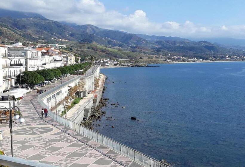 تختخواب و صبحانه Il Molo Camere Per Vacanze