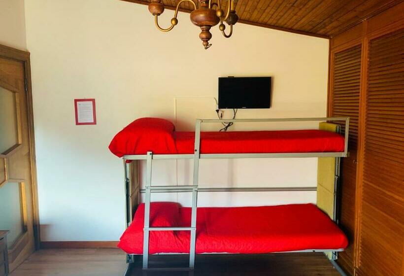 ベッドアンドブレックファースト L Helleboro