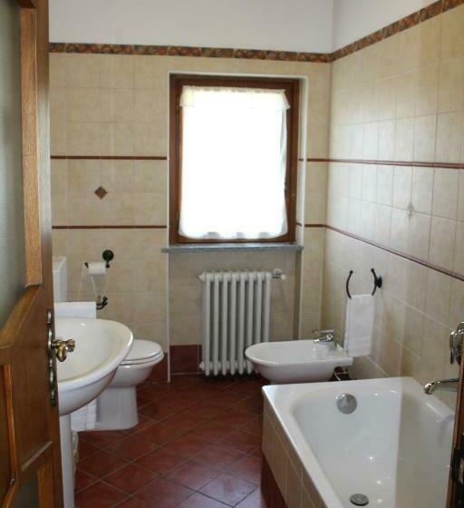 ベッドアンドブレックファースト L Helleboro