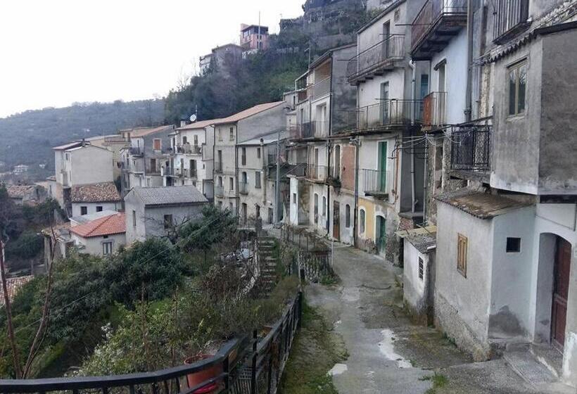 تختخواب و صبحانه La Casa Di Chiaretta