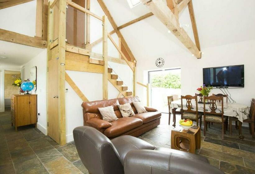 Bed and Breakfast South Cottage · Rural Gem In The Heart Of The Sussex Countryside