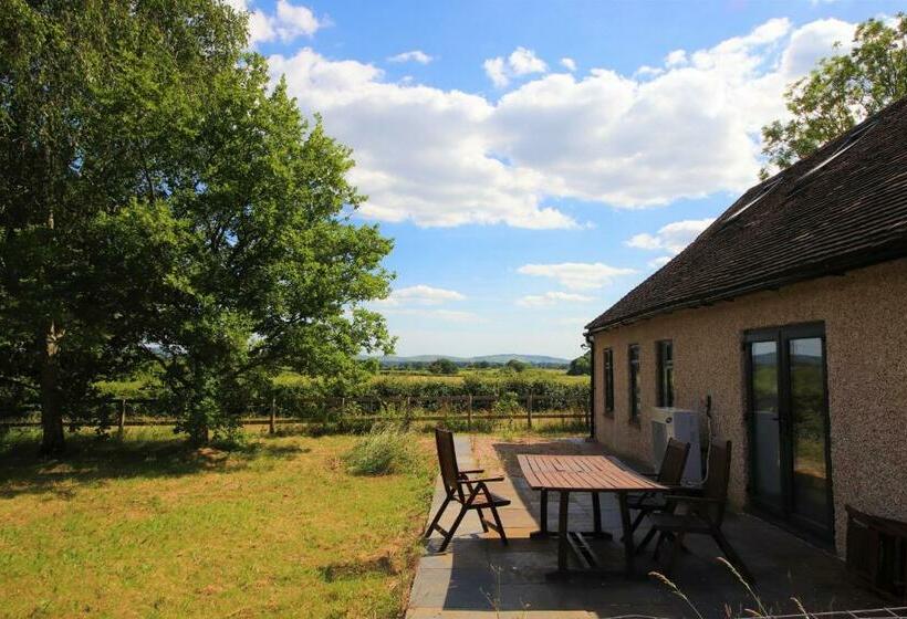 Bed and Breakfast South Cottage · Rural Gem In The Heart Of The Sussex Countryside