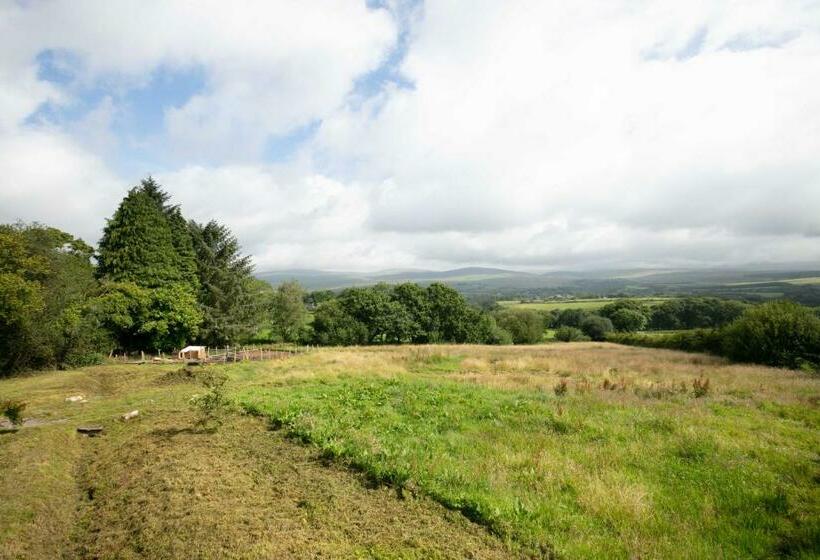 Cwtch Farm Bed & Breakfast