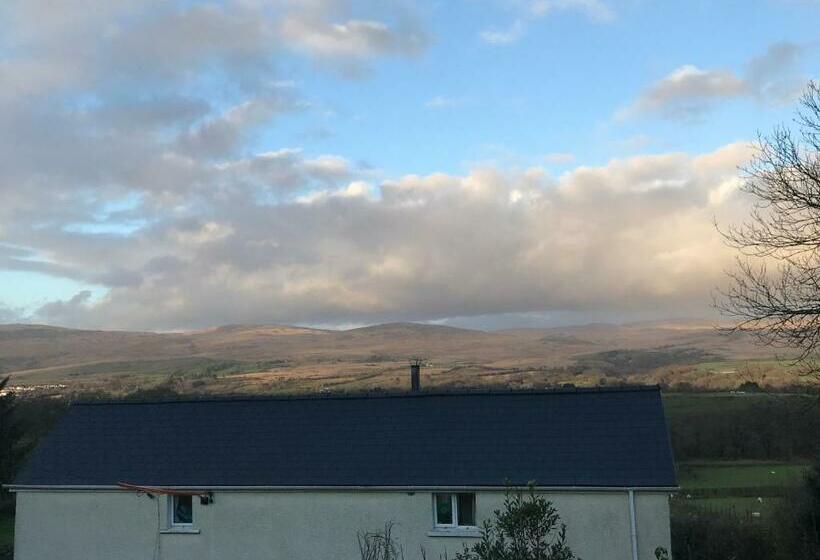 Cwtch Farm Bed & Breakfast