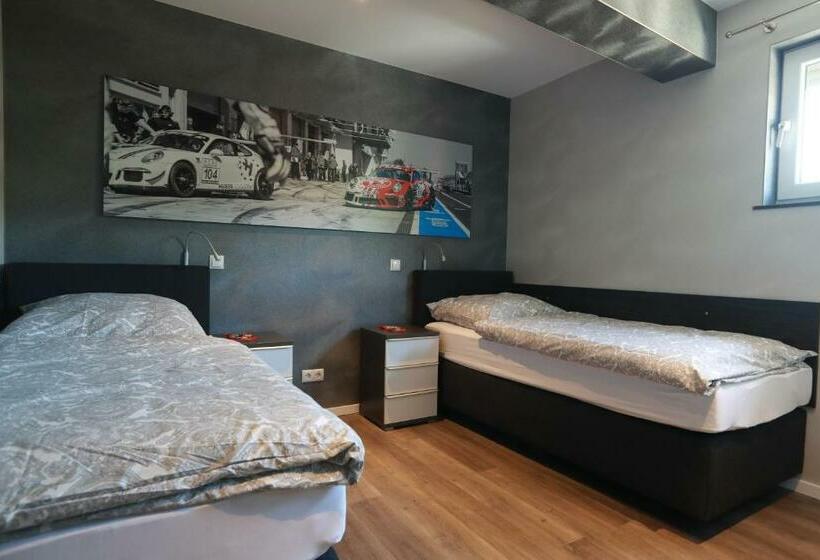 Guesthouse Cockpit