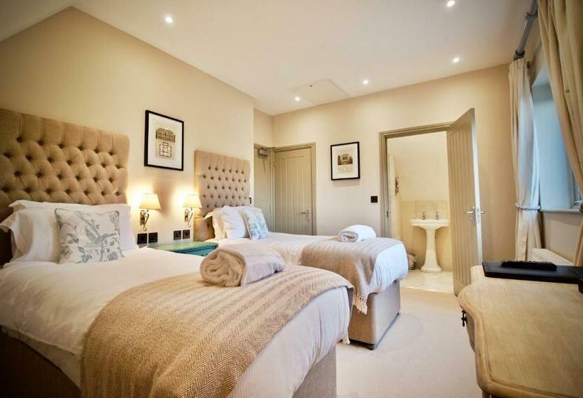 בית מלון כפרי Blacknest Golf And Country Club