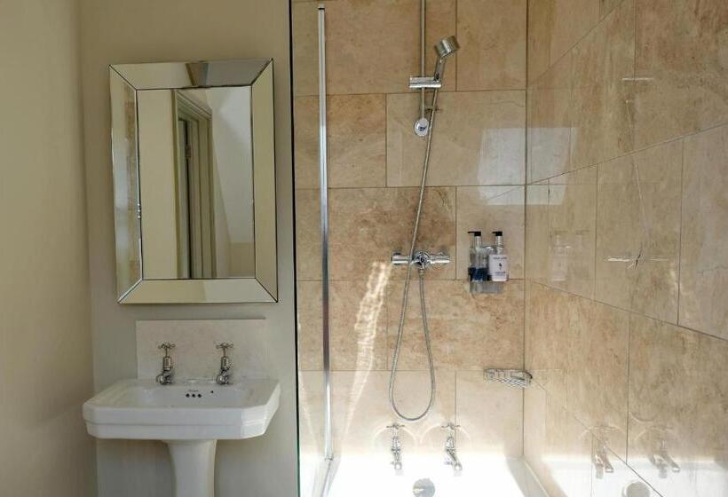 בית מלון כפרי Blacknest Golf And Country Club