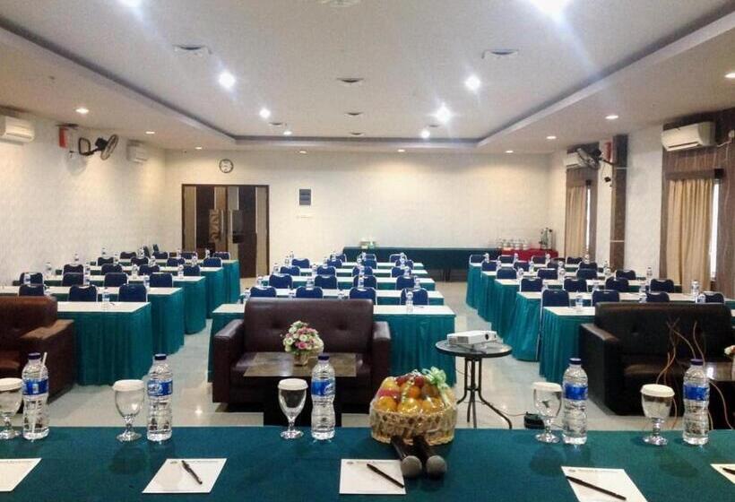 Grand Krakatau Hotel Serang
