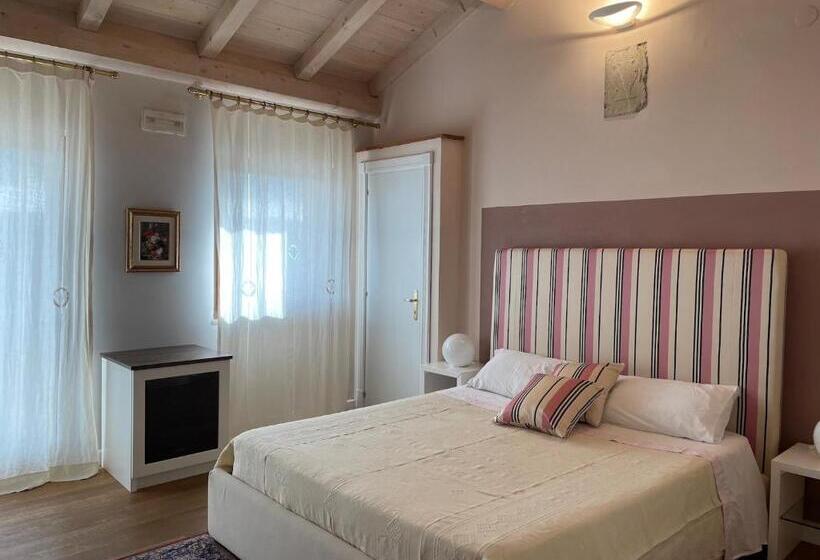 Отель I Casali Di Colle Monte