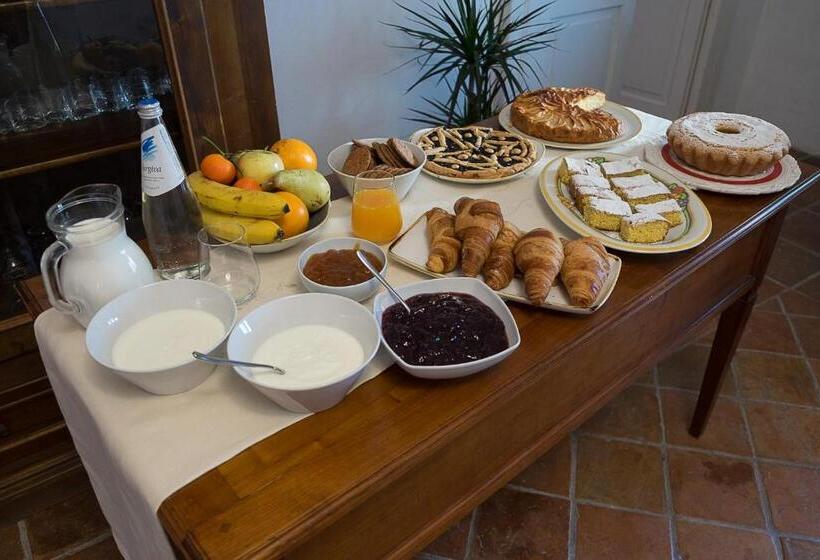 Отель I Casali Di Colle Monte