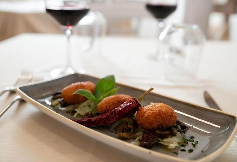 Отель I Casali Di Colle Monte