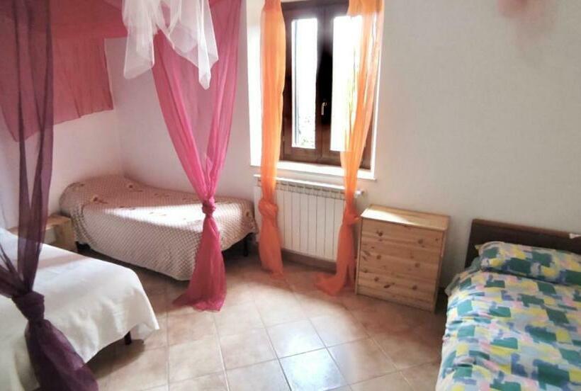 בית מלון כפרי Poggio Alla Pietra 26