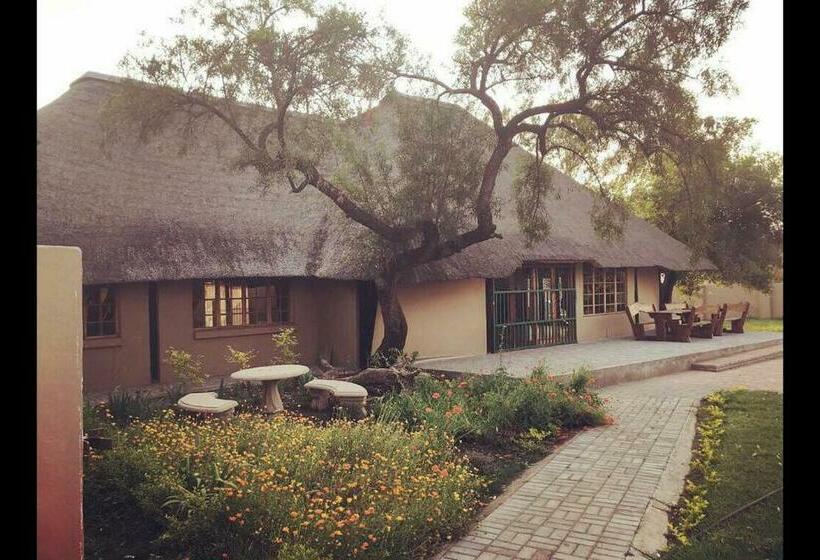 פנסיון Esmarline Lodge