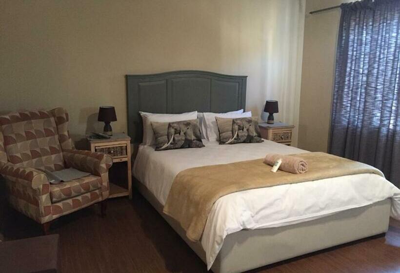 פנסיון Esmarline Lodge