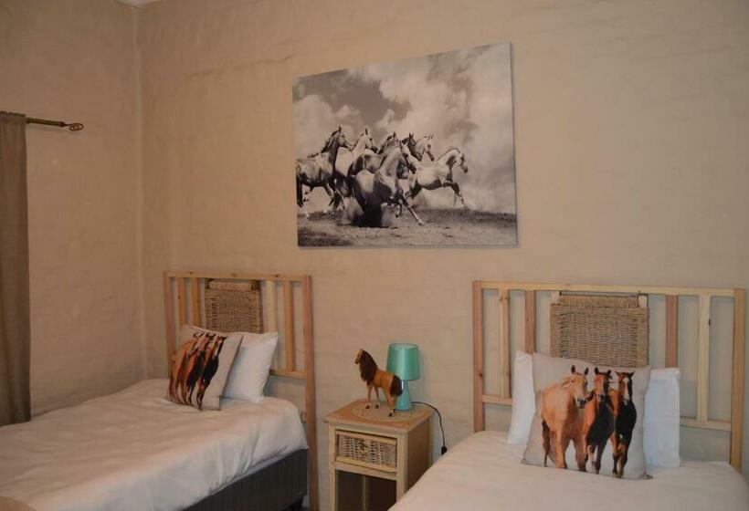 פנסיון Esmarline Lodge