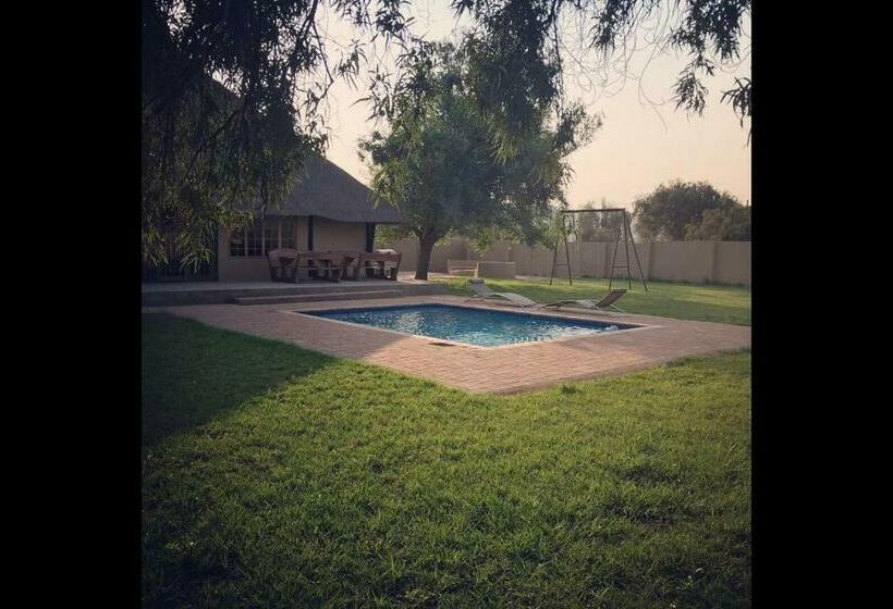 פנסיון Esmarline Lodge