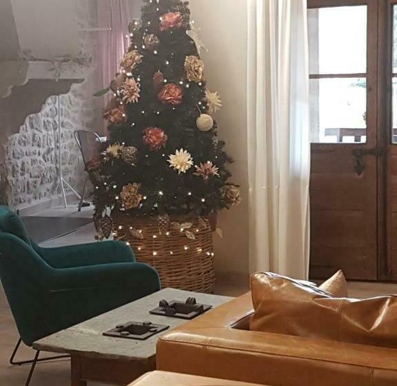 פנסיון Lastias