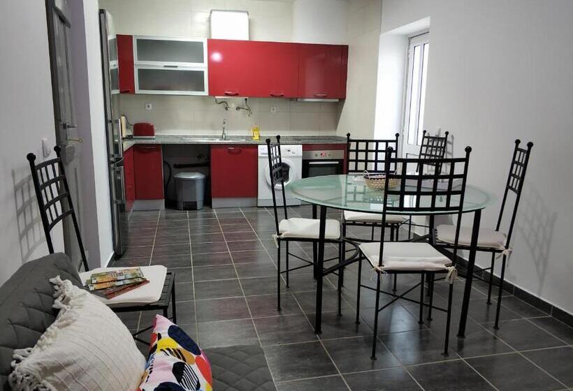 پانسیون Sleep & Go Faro Airport Guest House