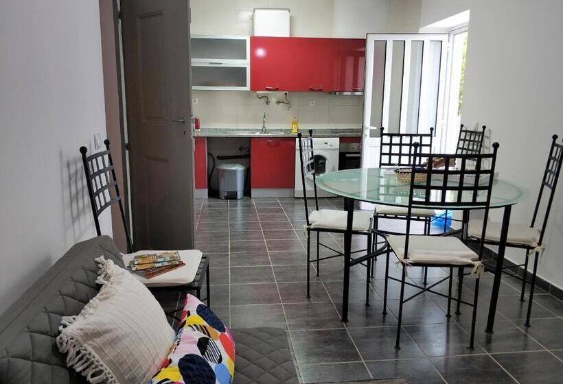 پانسیون Sleep & Go Faro Airport Guest House