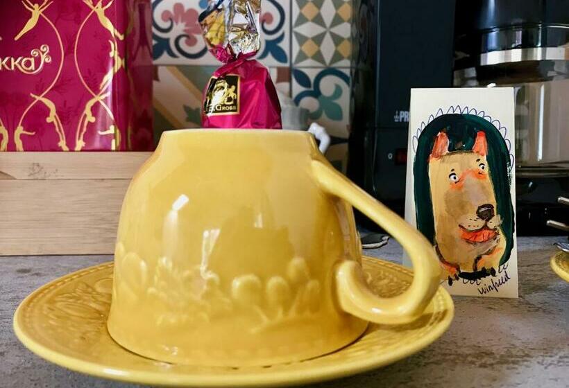 Пансион Staying With The Artist