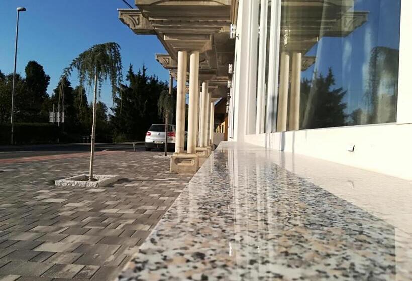 پانسیون Vila Lemic Postojna