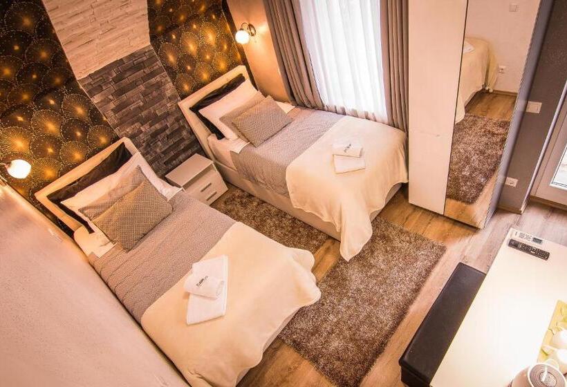 پانسیون Vila Lemic Postojna