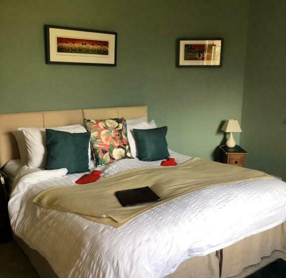 The Hollow Bed And Breakfast