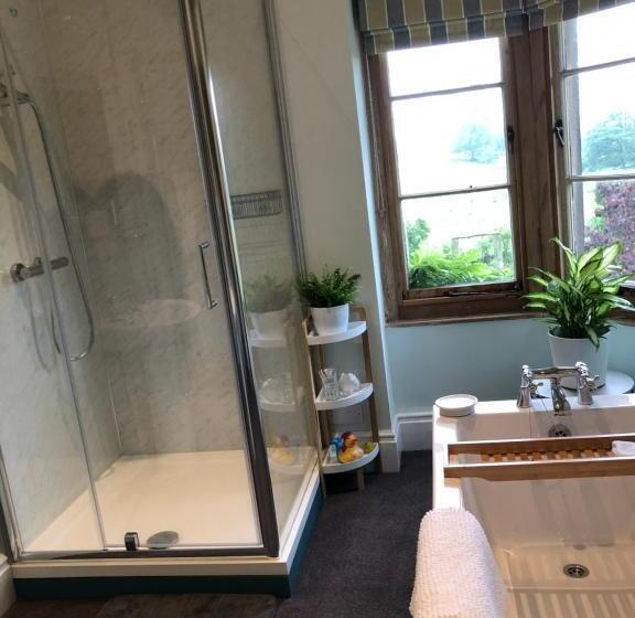 The Hollow Bed And Breakfast